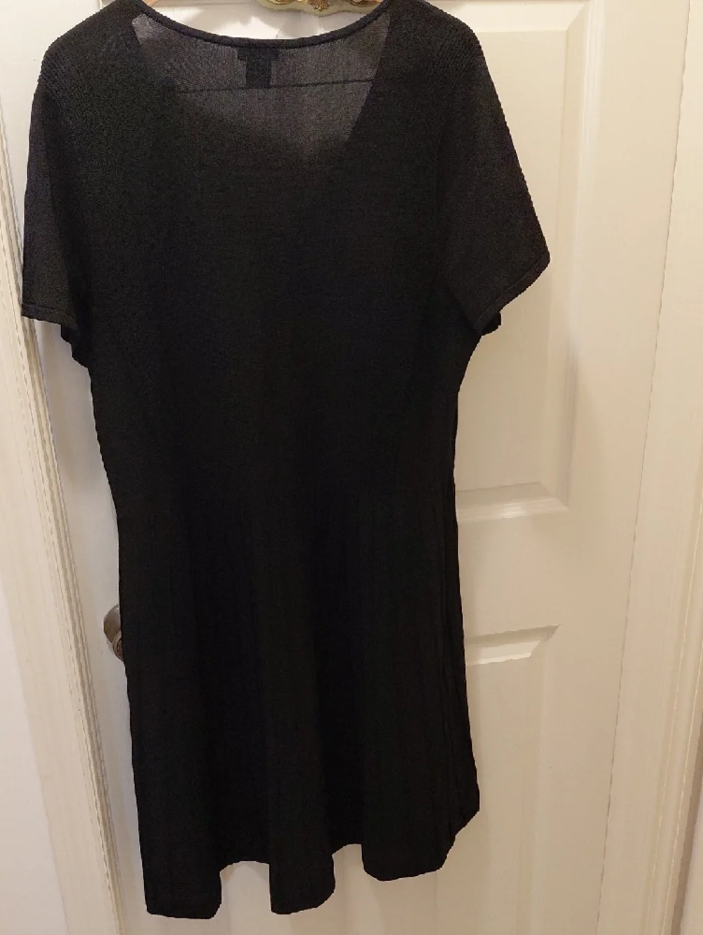 Ann Taylor Black V-Neck Short-Sleeve Mini Dress